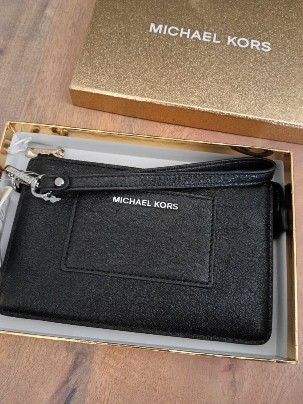 Micheal Kors - Picture 2 of 3